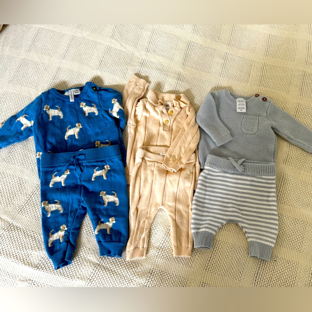 Bundle of 2 piece newborn outfits